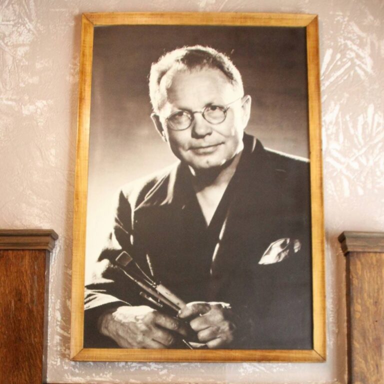 Grant Wood art 768x768